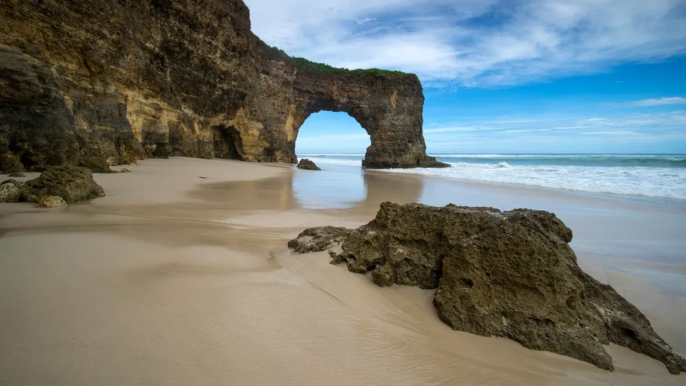 Pantai Mbawana